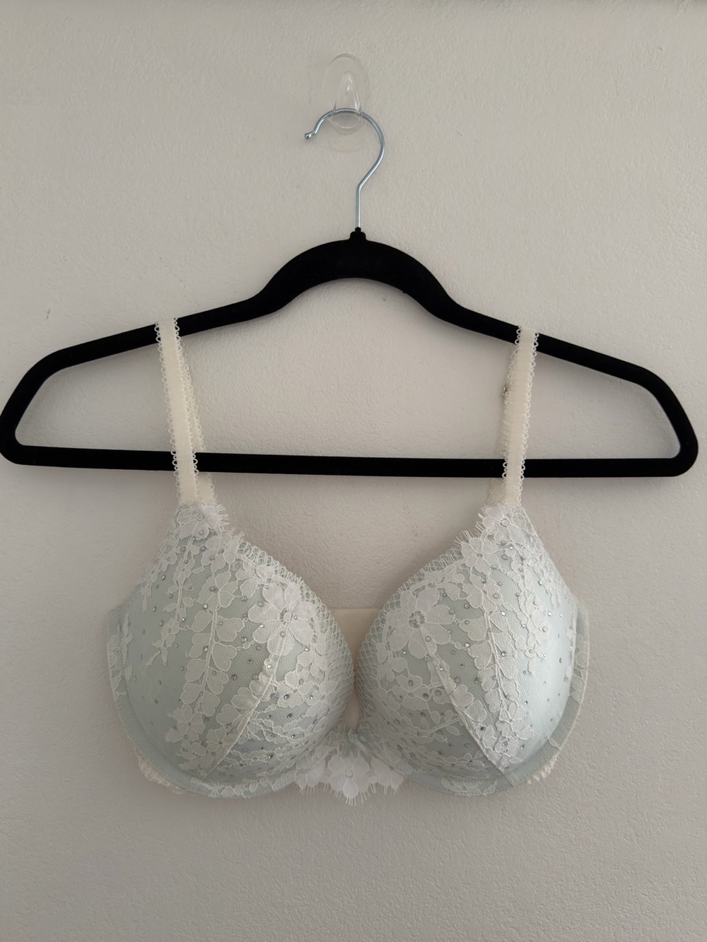 Victoria's Secret Lace Push-Up Bra in Pale Mint and White